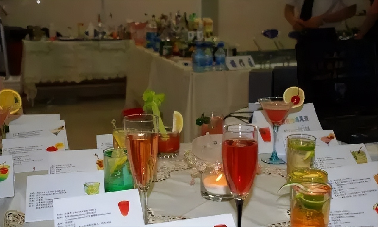 盘点万米高空味蕾体验进化史,太空方便餐又藏了多少惊喜