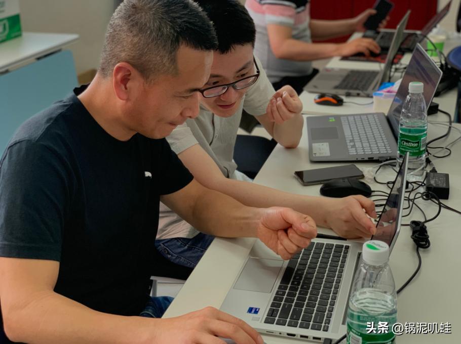 35岁失业后开始创业做管理系统,刚入职就自己负责开发一个系统