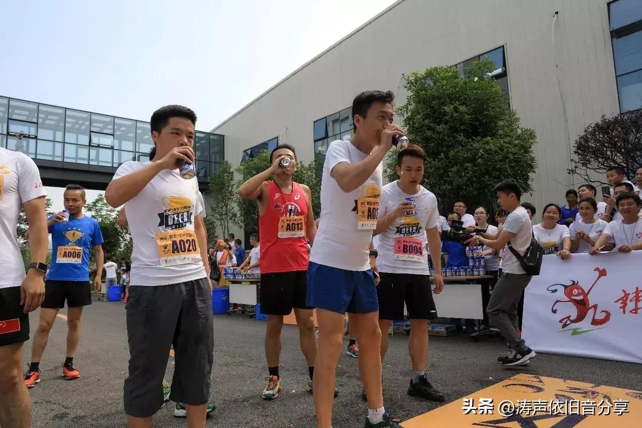 抽烟和喝酒哪个对跑步危害大,跑步喝啤酒好处