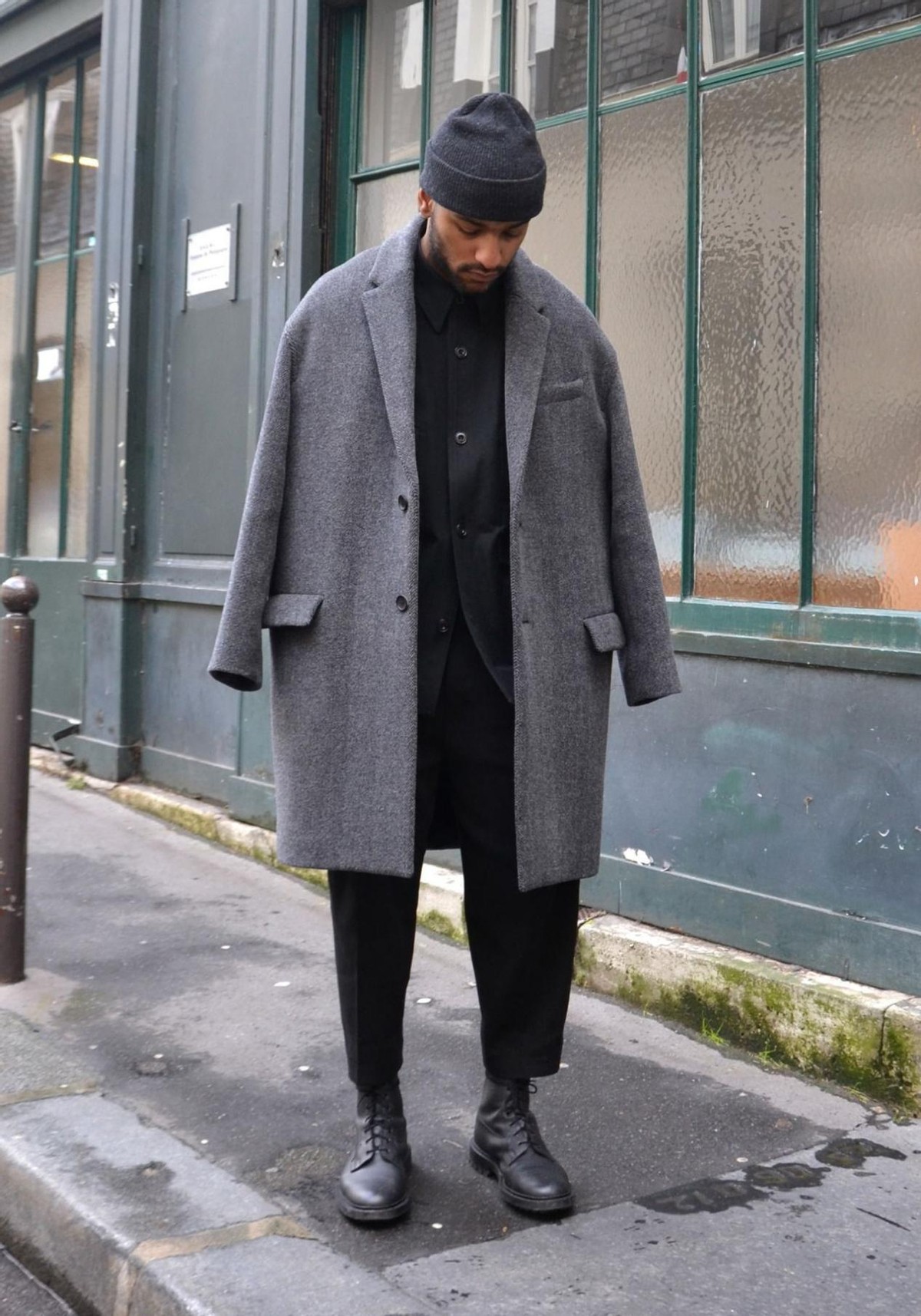 冬季浅色长筒皮靴搭配裤子,今年流行的冬季鞋靴穿搭