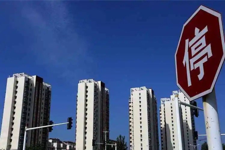 李嘉诚10年后的预言,李嘉诚预言的城镇家庭四大问题