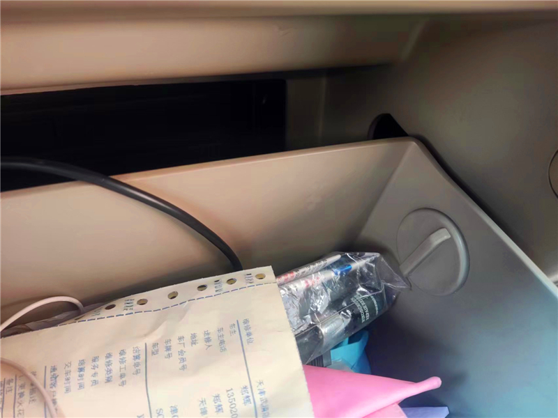 更换空调滤芯时怎么摘下手套箱,更换空调滤芯大概多少钱