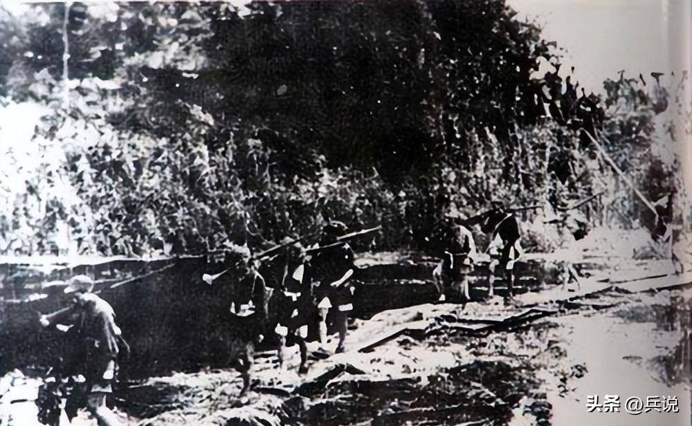 特务带人指认女军官是地下党,国民党特务戴笠审讯日本女间谍