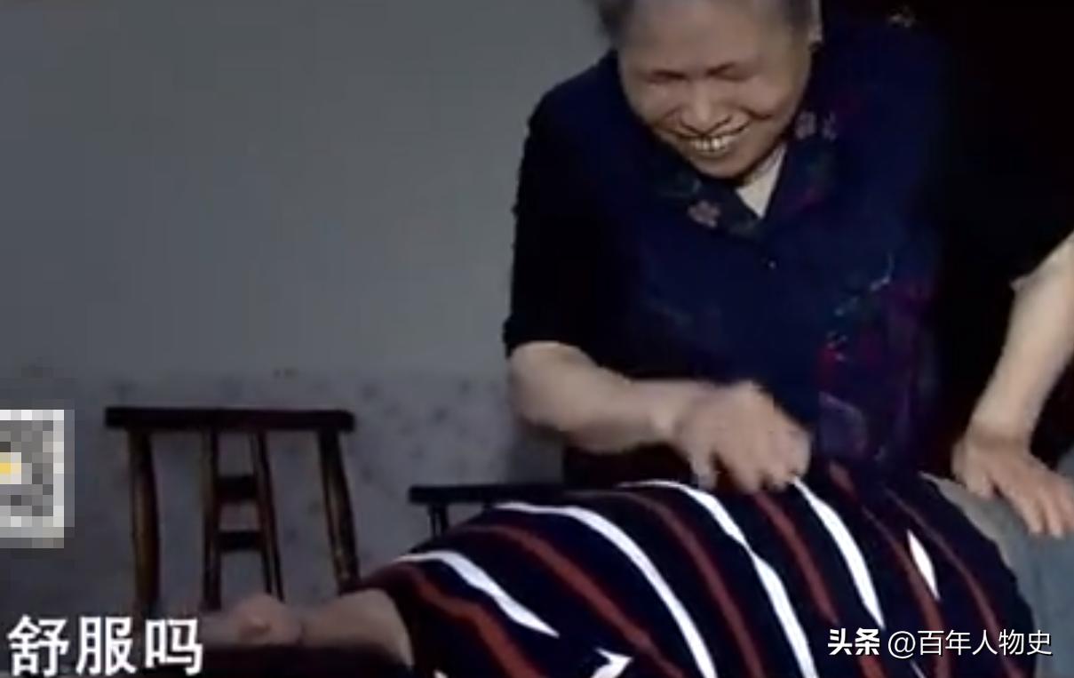 脑瘫男孩被丢给奶奶照顾,13岁孩子瘫痪在床