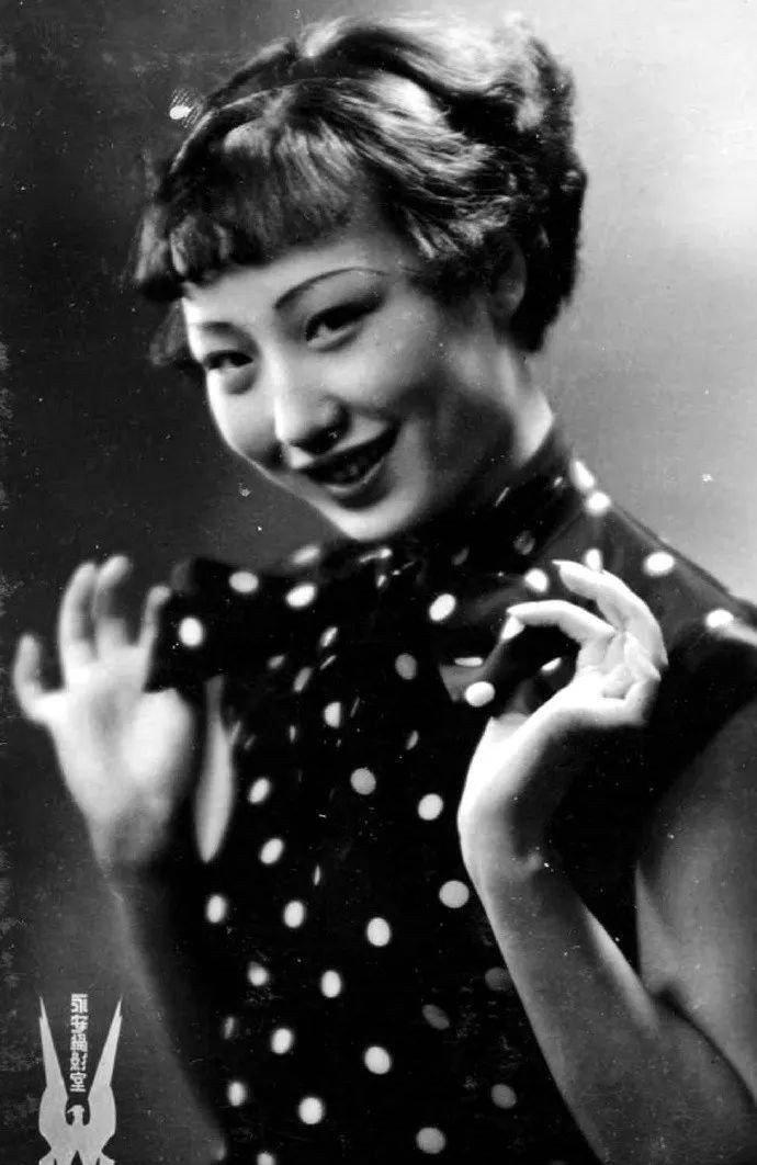 【晚清*楼青***录秘**】女子媚态撩心，丰乳肥臀，风姿卓越！