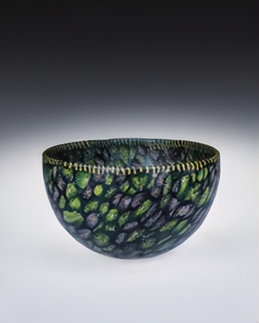 最早的玻璃是怎么被发现的,玻璃是什么时候传入古希腊