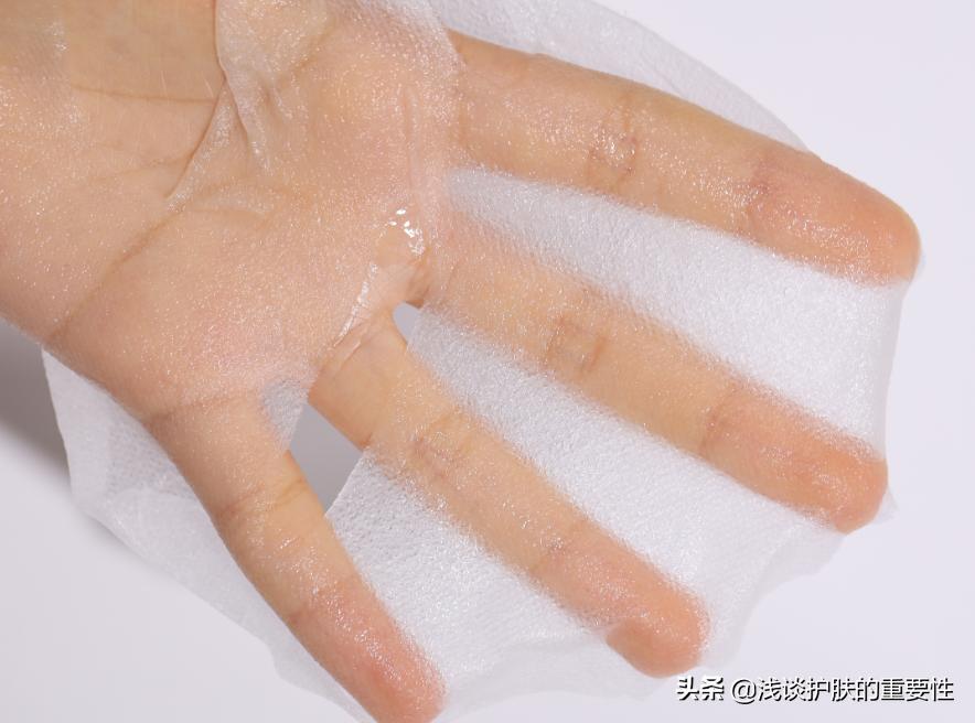 冬天皮肤干燥夏天出油用什么保湿,冬季油性皮肤干燥怎样补水更有效