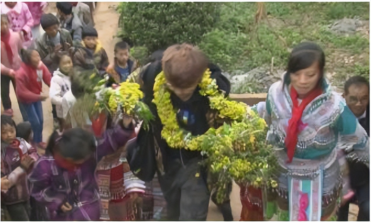 辽宁富养女：一顿早饭300块，名牌鞋穿三次就扔，视爸妈为提款机