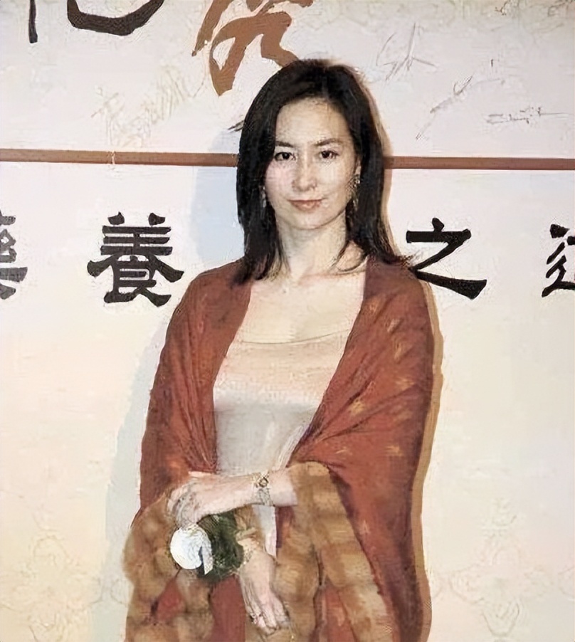 李嘉欣何超琼最新消息,何超琼梁安琪李嘉欣