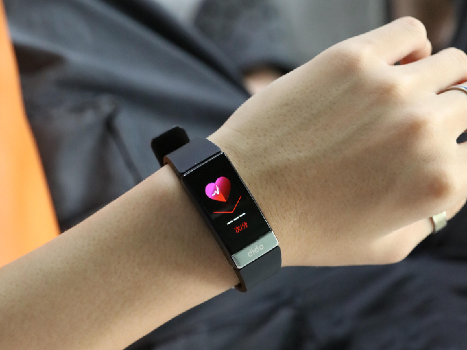 情人节有什么比较有诚意的礼物,情人节礼物推荐什么比较好呢