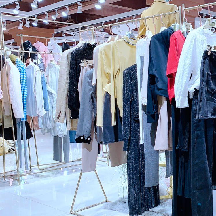 如缤时尚女装秋装直播间,如缤品牌折扣女装批发