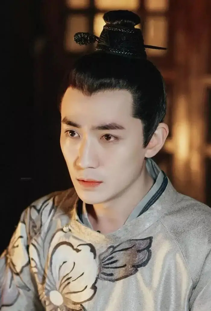 靳东和雷佳音近况,雷佳音和靳东谁的名气更大