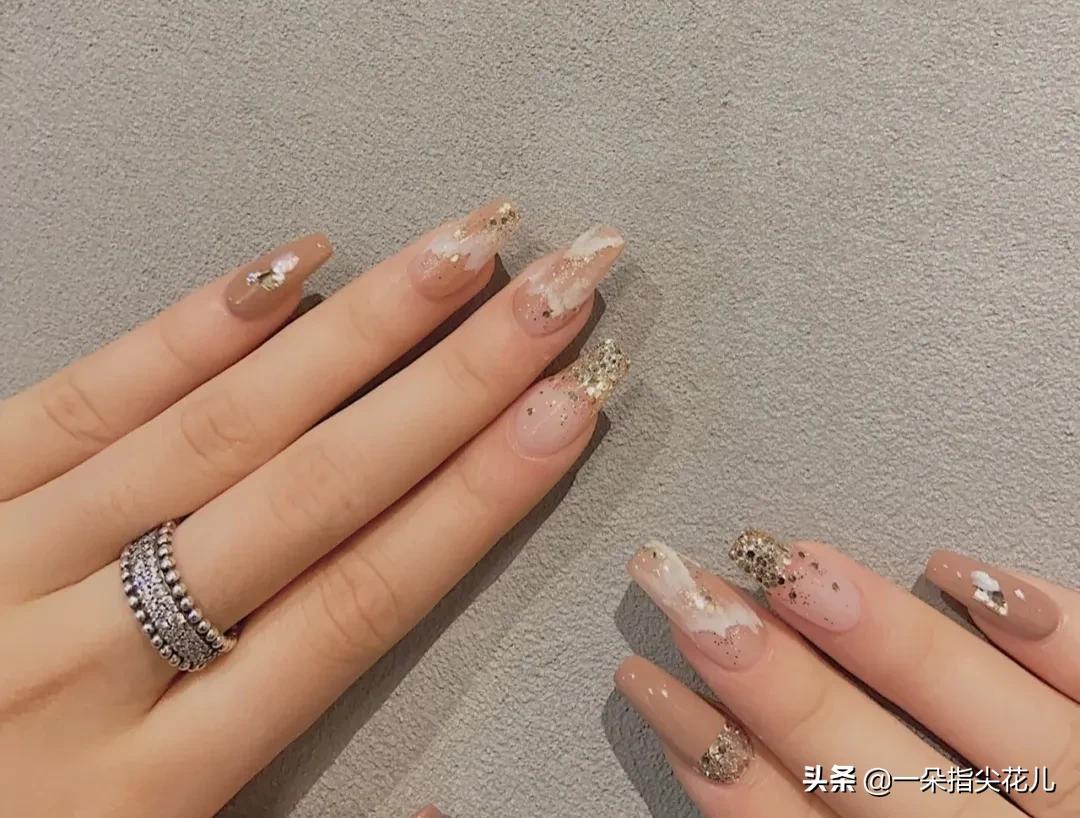 裸色美甲ins风高级感法式,美甲2022新款显白夏季ins短款裸色