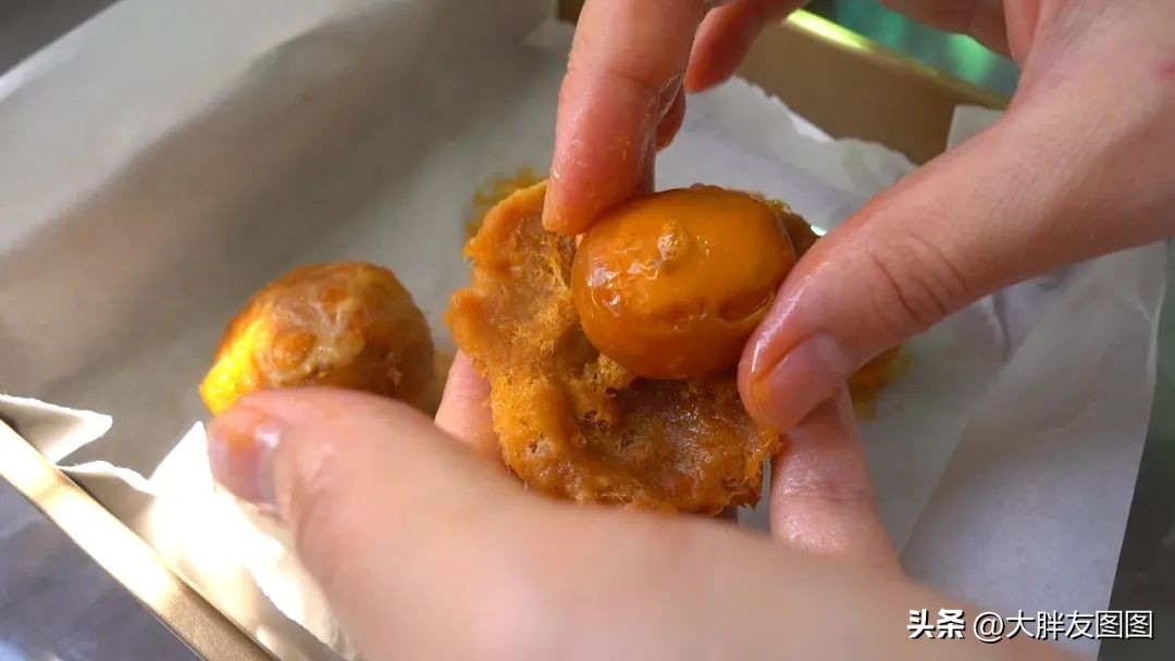 咸蛋黄肉松盒子做法,咸蛋黄肉松馅的制作方法