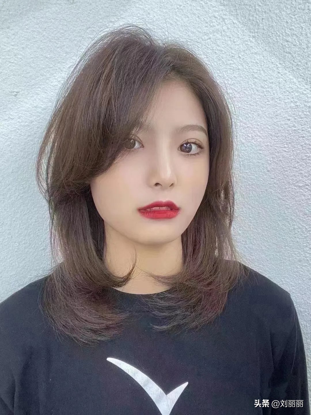 头发造型女中长发最新款,今年流行的头发造型女短发