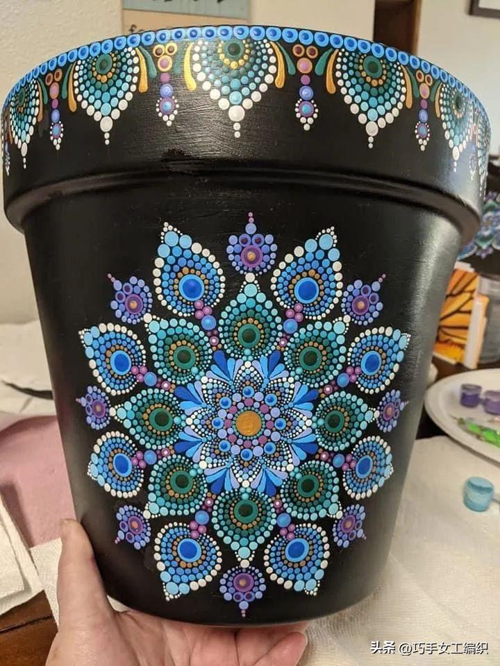 她用粗细不同的铅笔，棉签，牙签，筷子…竟把家里的旧物翻了个新