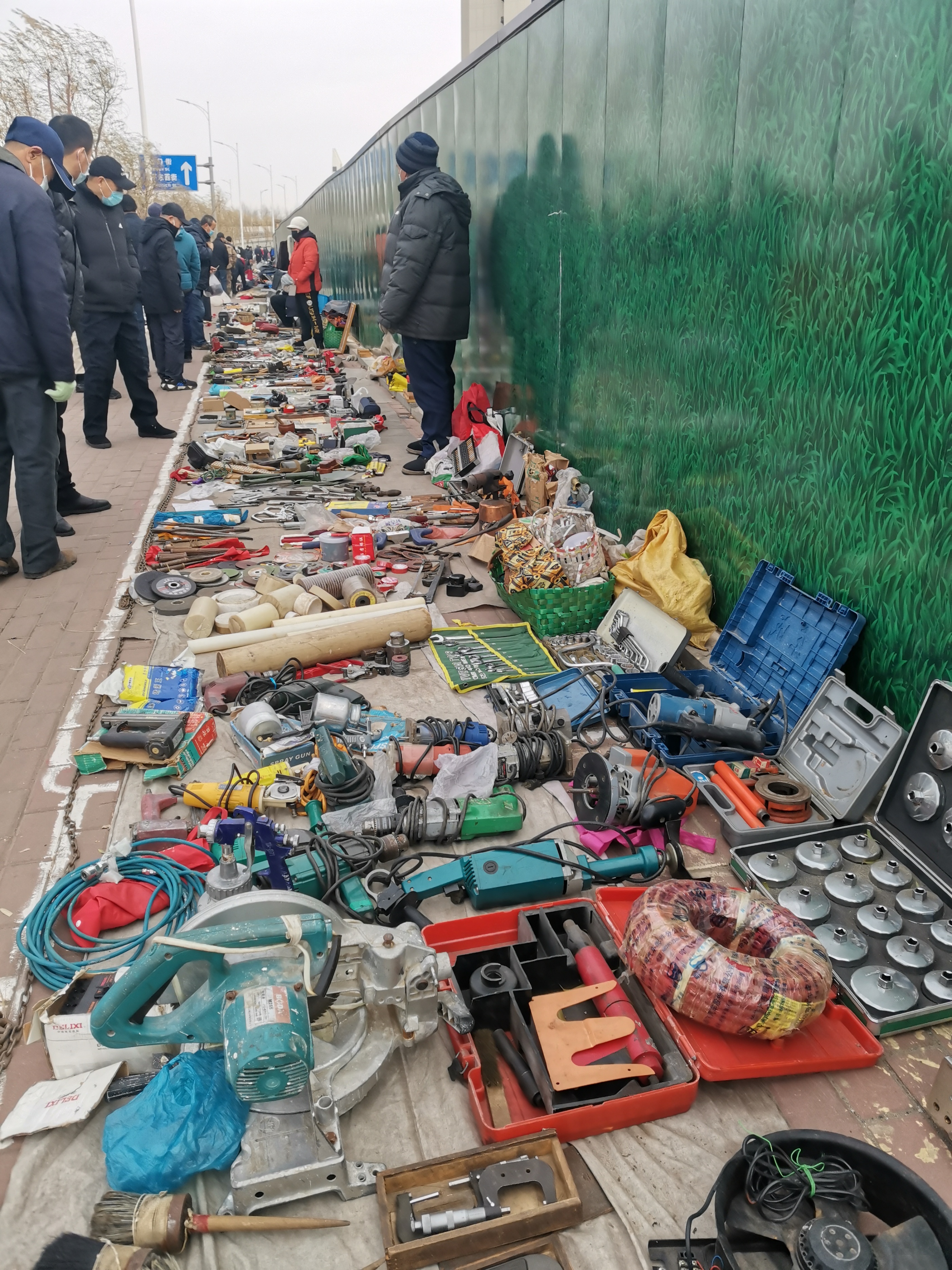 周末逛旧货市场,哈尔滨二手家具旧货市场在哪里