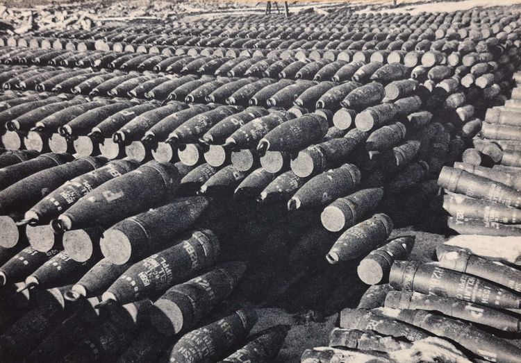 李梅火攻东京用了多少燃烧弹,1945年李梅轰炸日本东京