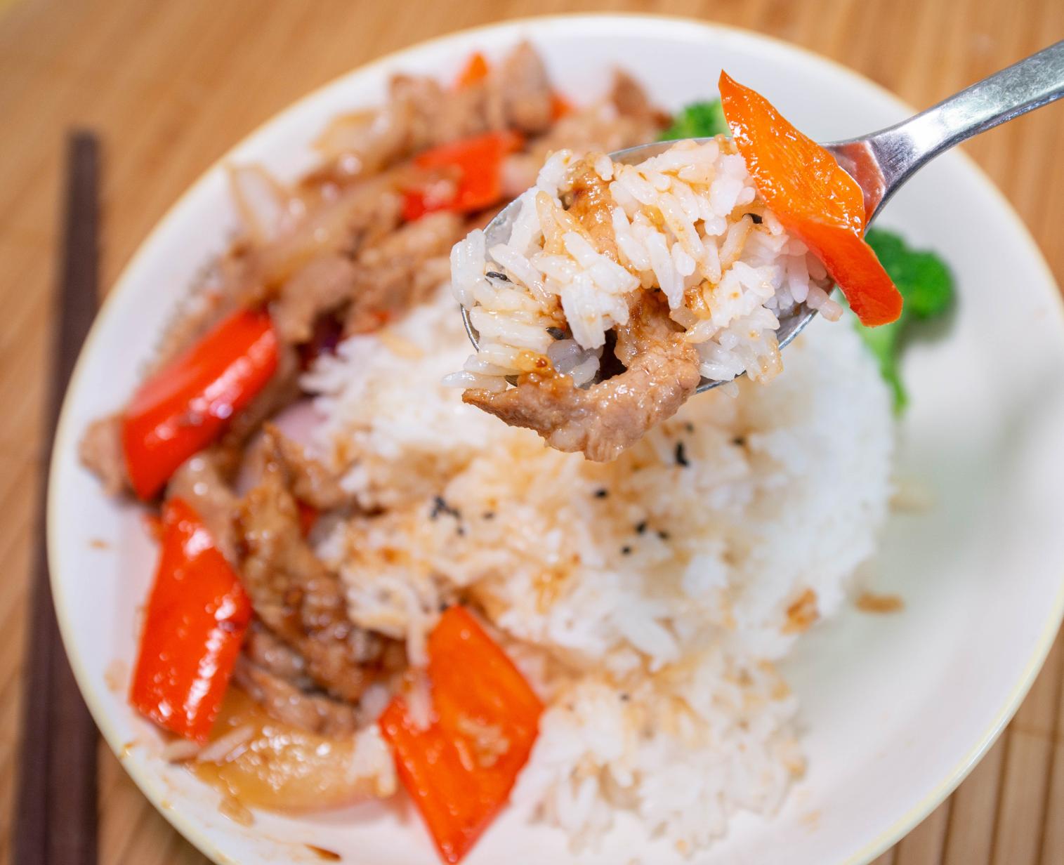 米饭煮的好和电饭煲有关系么,煮了5天的米饭还能吃吗