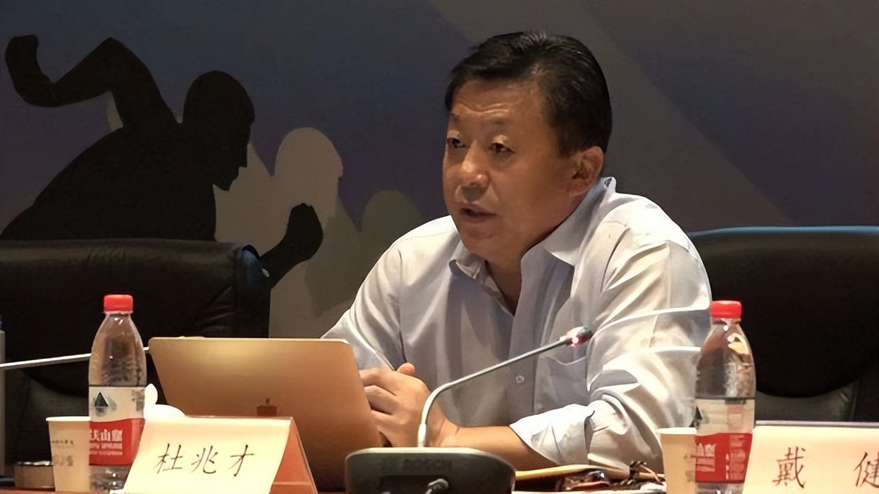 国足海参门事件真相揭露,杜兆才一手操作,李铁吴曦成受害者