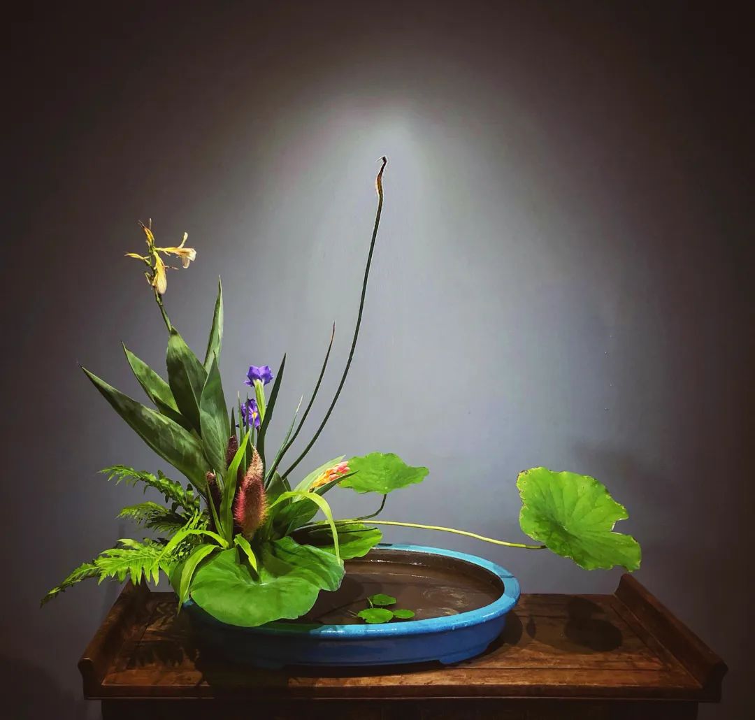 日本顶级禅意插花荷花,日式荷花插花