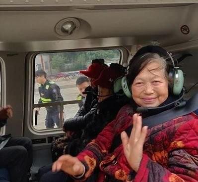 90后小伙带领全村人发家致富,男子创业成功回乡带500多人增收