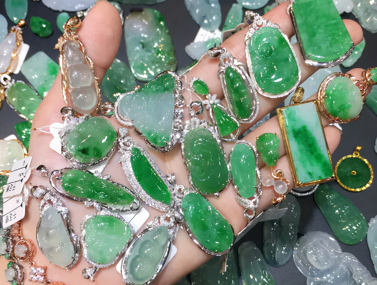 中国人不骗中国人，翡翠直播间的货到底能不能买？