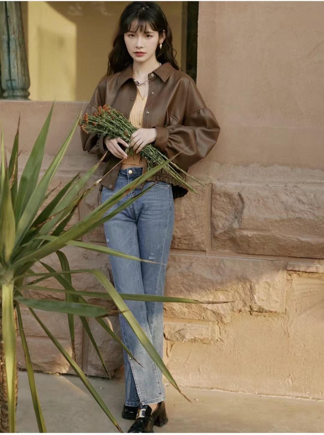 黑色机车皮衣搭配女秋冬,男士皮衣怎么搭配才显高级