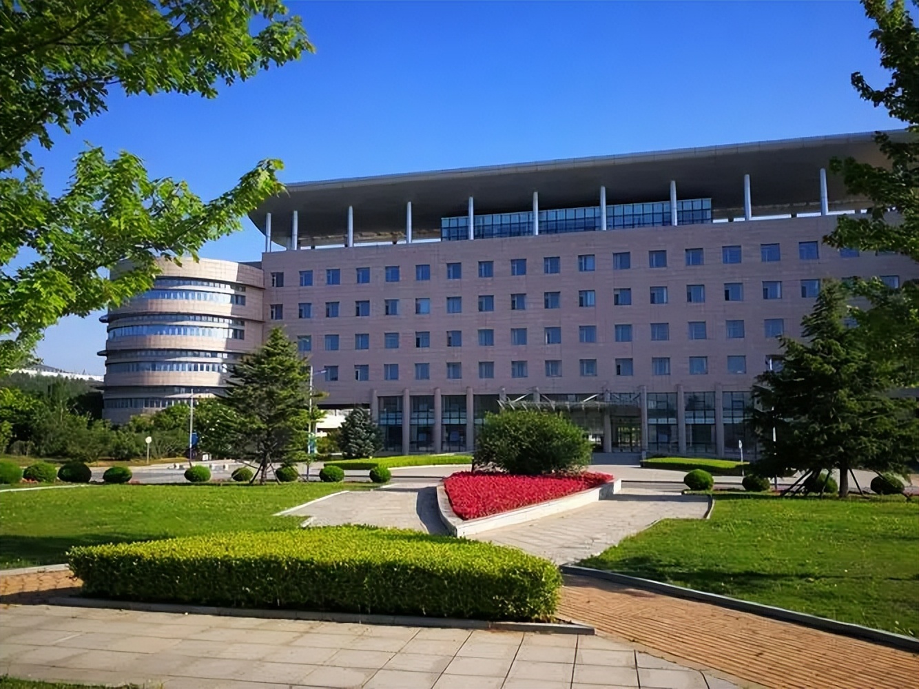 四川外国语大学与大连外国语大学对比