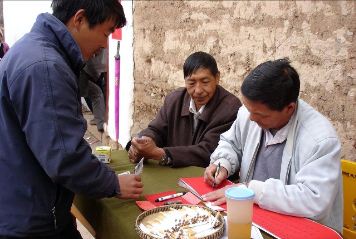 丧事随礼钱有什么讲究和忌讳,外公丧事随礼钱有什么讲究