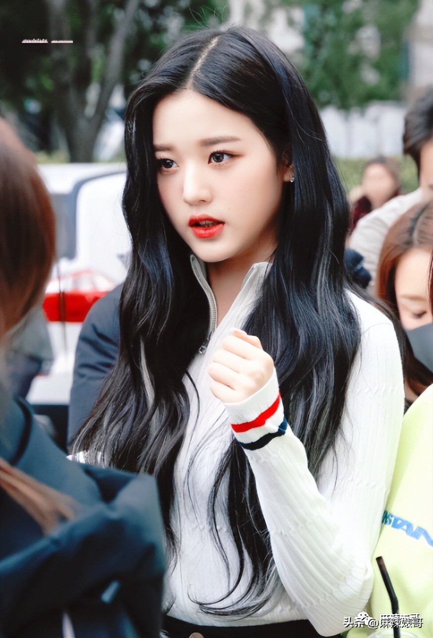 张元英不笑时啥样,张元英深藏不露