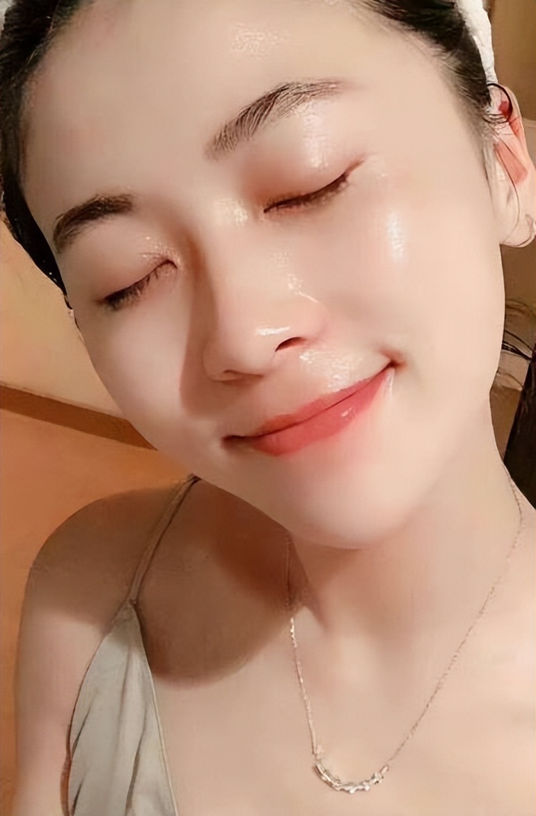 娇兰和海蓝之谜哪个适合敏感肌,娇兰补水还是海蓝之谜补水