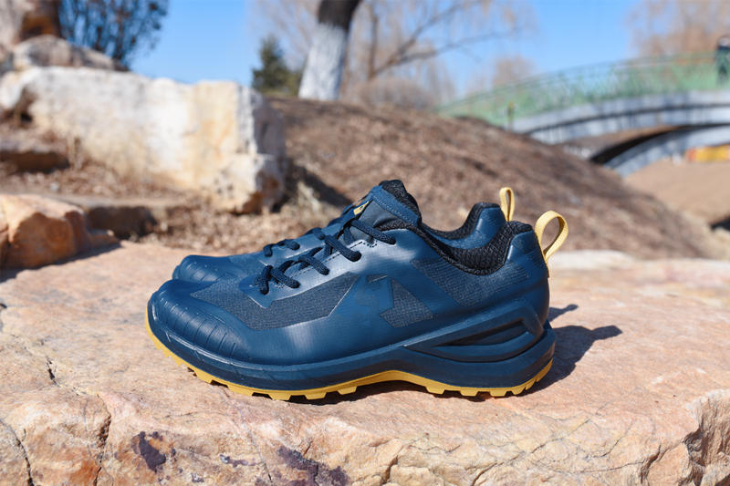 秋冬户外防水防滑软底徒步鞋,全防水全透气徒步鞋