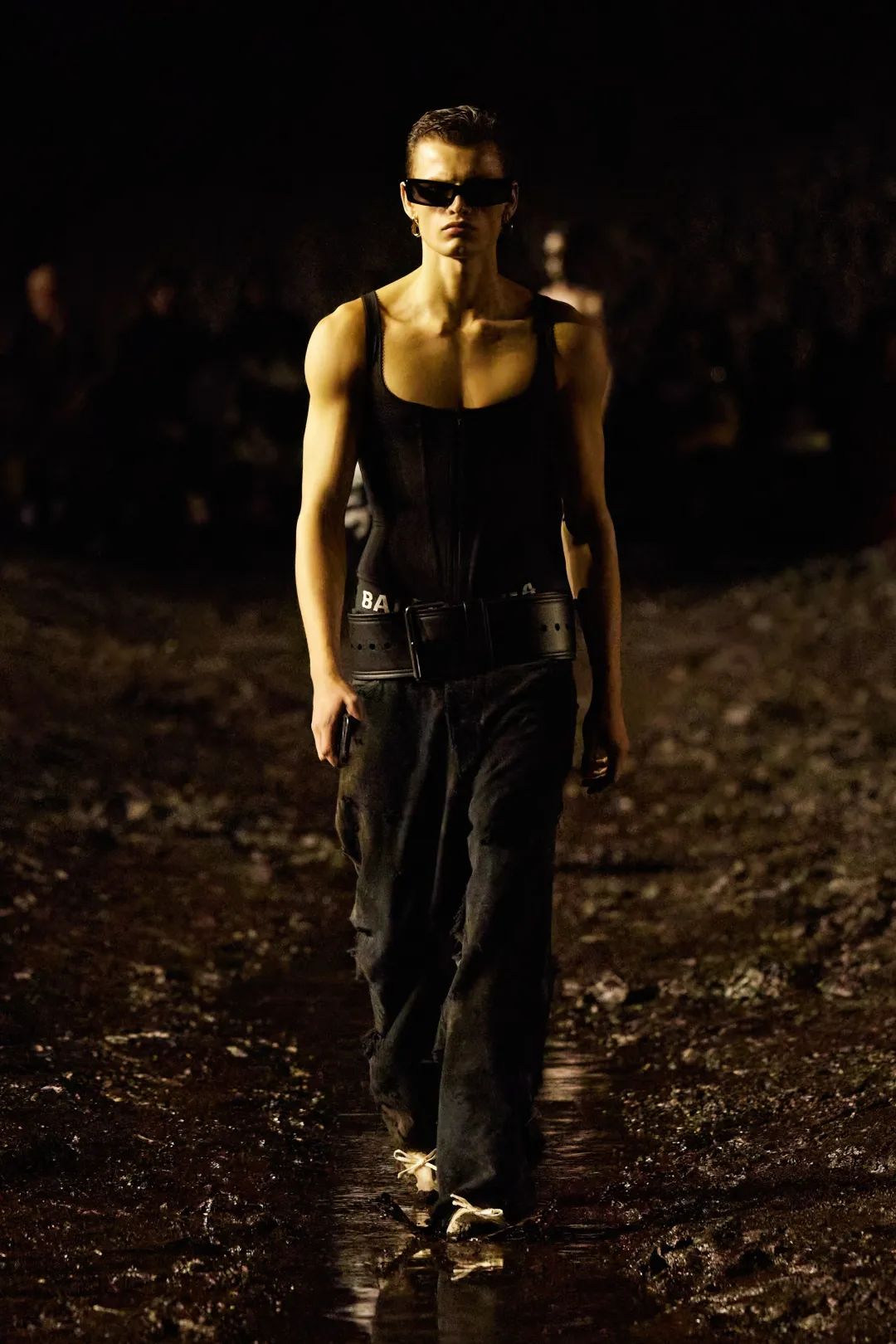 balenciaga泥土秀,balenciaga秀