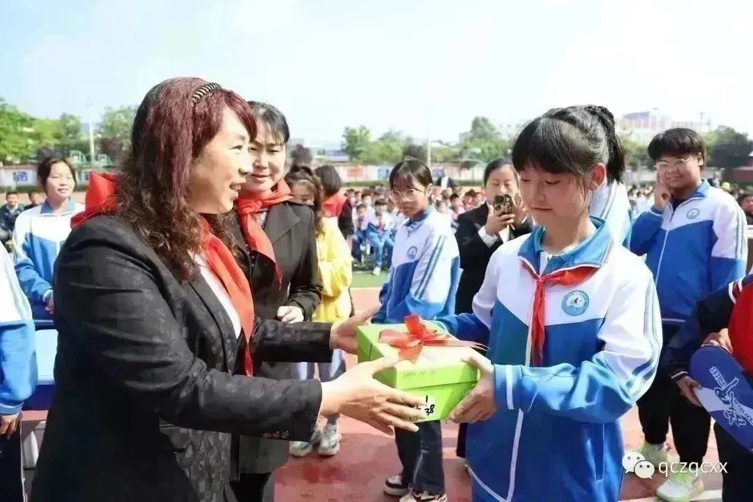 学习二十大，争做好队员|富平县各级少先队组织开展少先队员入队仪式暨庆“六一”文艺汇演主题活动