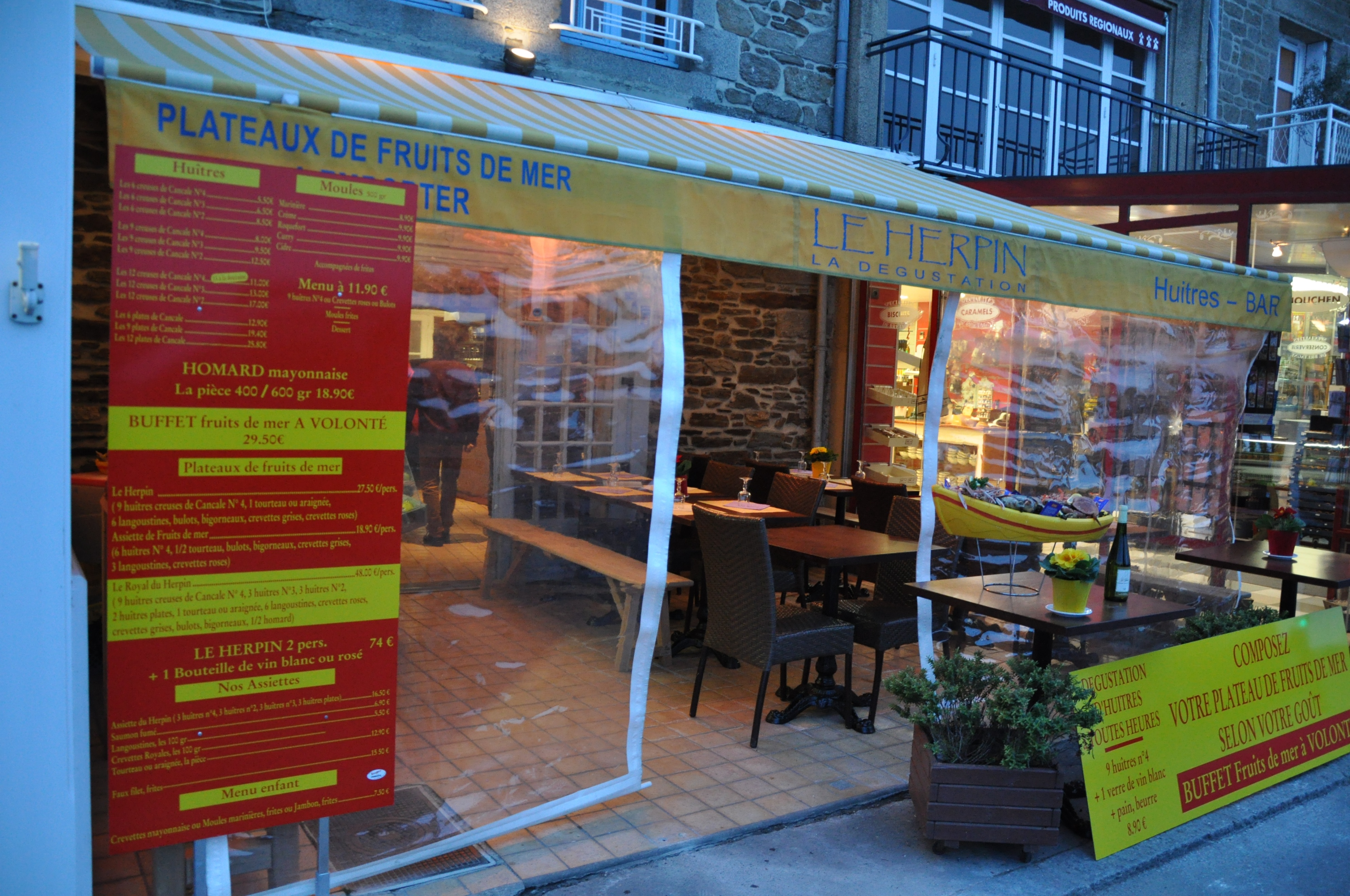 生蚝之都康卡勒：凯撒大帝太阳王拿破仑三世青睐，美味流传两千年