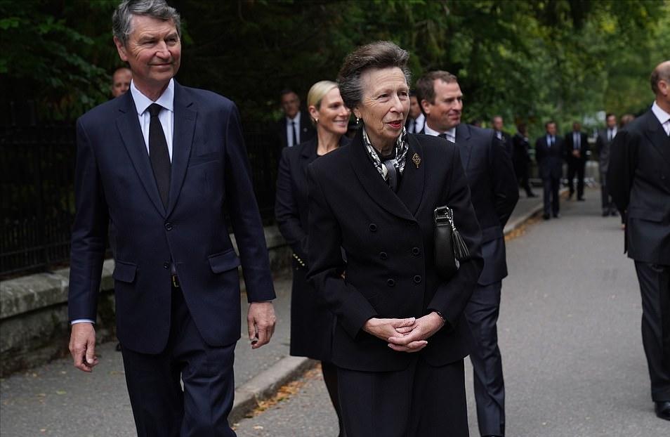 英女王哪一年去世,英女王逝世王室