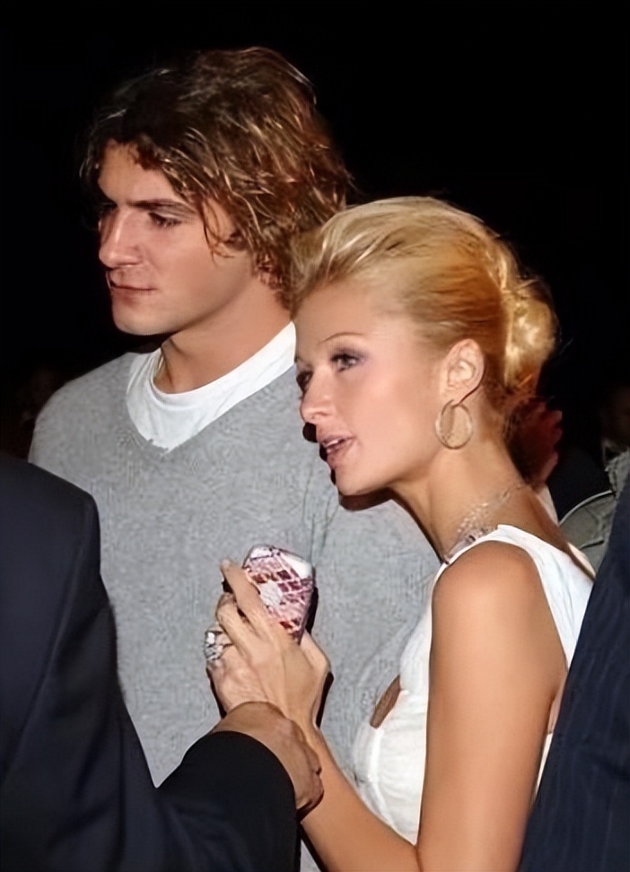 达莎·朱可娃和罗曼阿布拉莫维奇 (达瑞亚·达莎·朱可娃2009年)