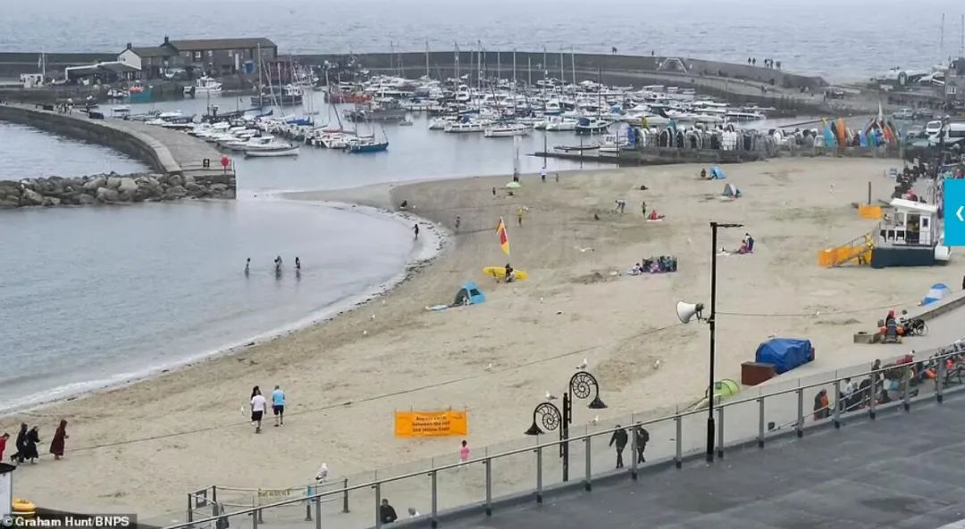 热浪over！英国温度一夜骤降15℃，多地迎来大降雨