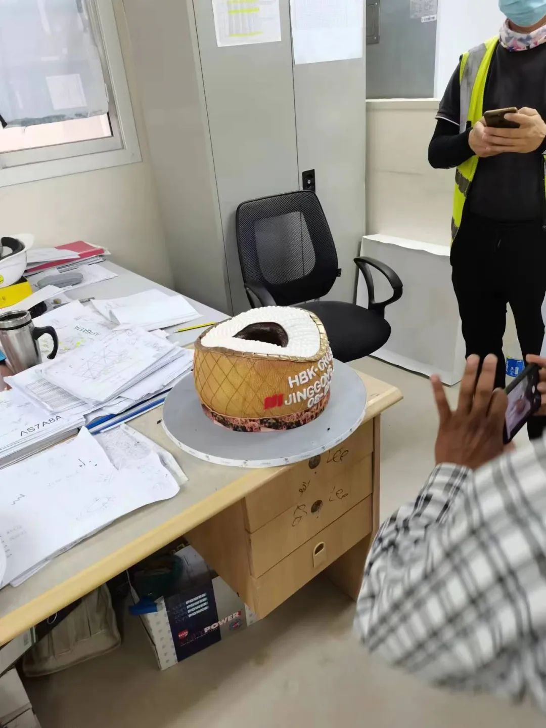 为世界杯球场搭筋骨,世界杯球场干仗