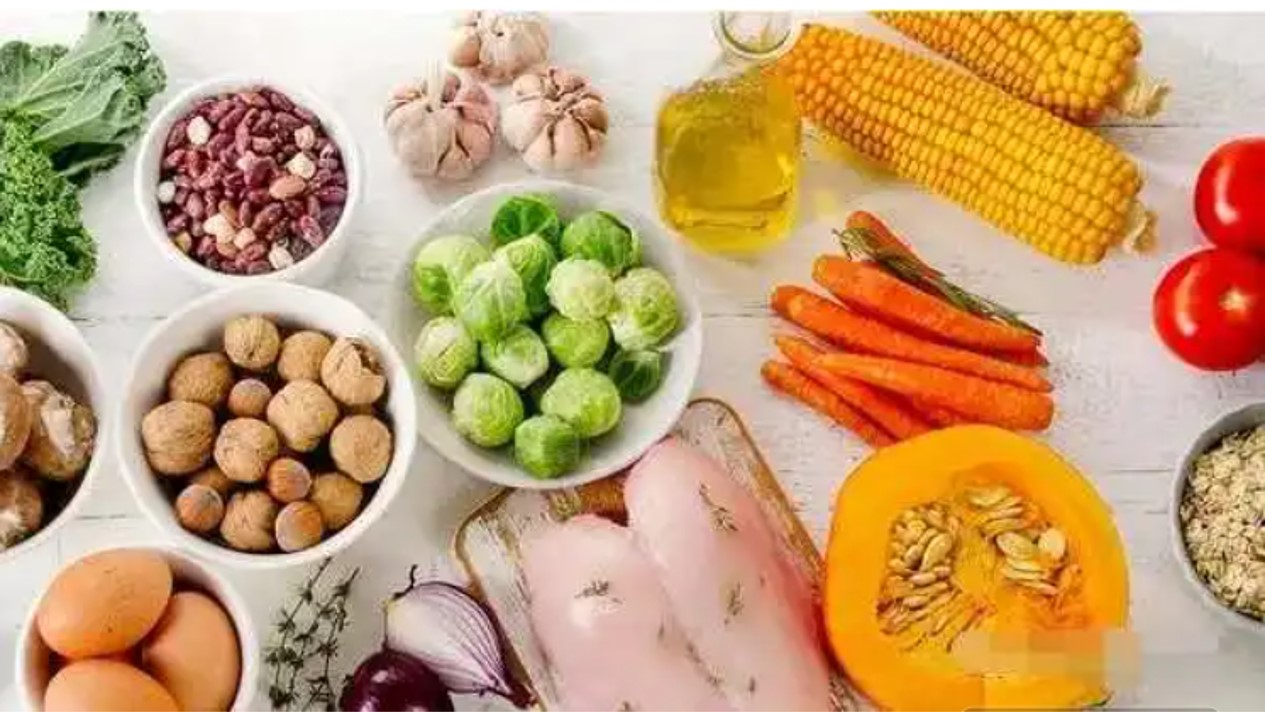 老年人腿摔骨折吃什么恢复快,老年人摔倒骨折的最佳治疗方法