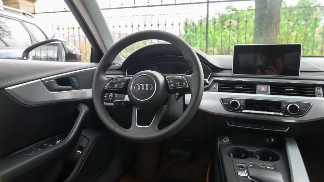 奥迪a4l优惠完还有多少浮动的空间,好车不贵经济实惠19年奥迪a4l