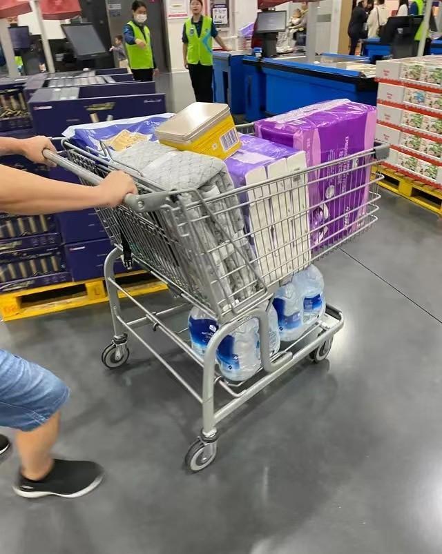 逛超市买菜物价高,超市买菜花了几千块钱