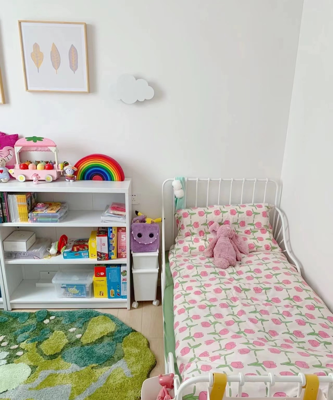 大白墙悬空电视柜颜色搭配效果图,小户型大白墙电视墙