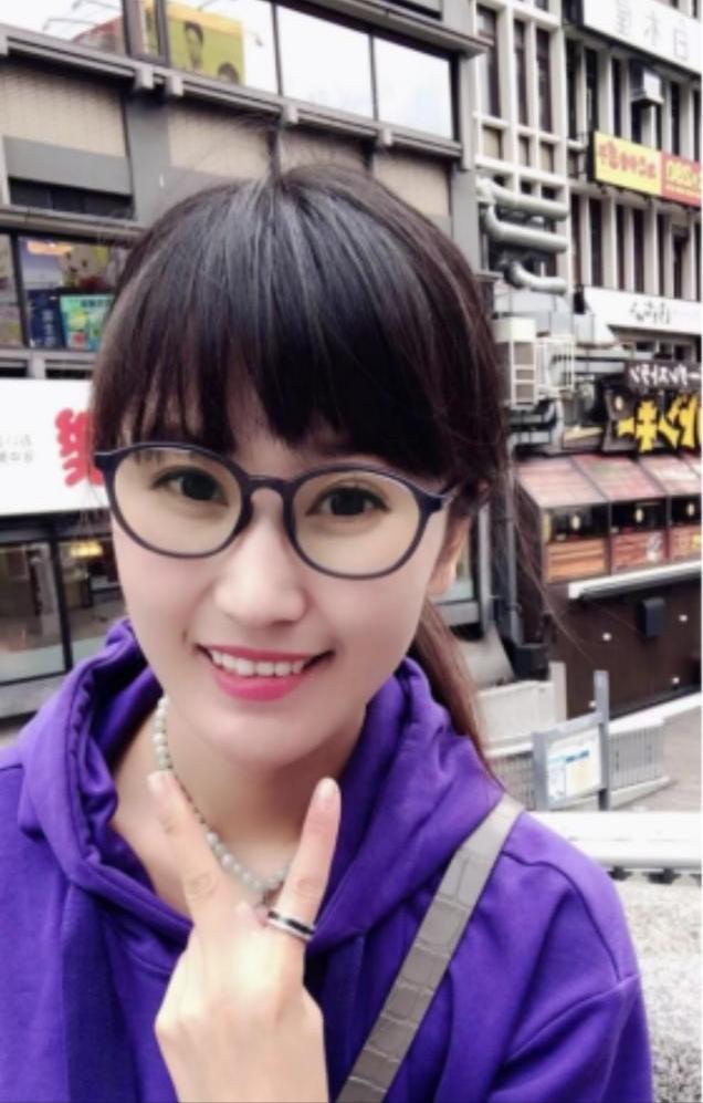 美女安检员婚前意外偏瘫，富二代未婚夫果断离开，靠代购买6套房