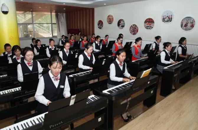 大专学历比较香的专业,选什么专业容易学就业好工资高