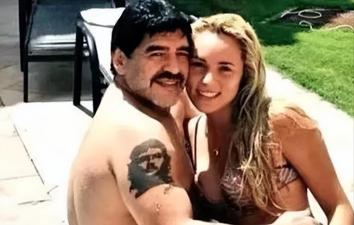 马拉多纳去世赛场悼念,马拉多纳有多少个女人