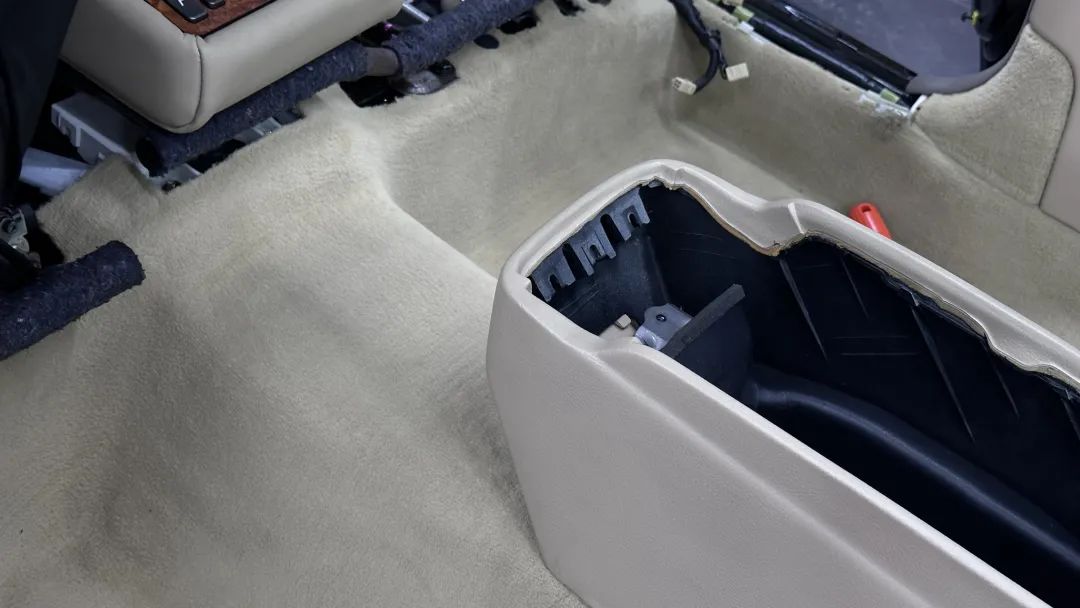 大哥12万买2005年售价100万的凌志LS430，含泪又花10万翻新才能开