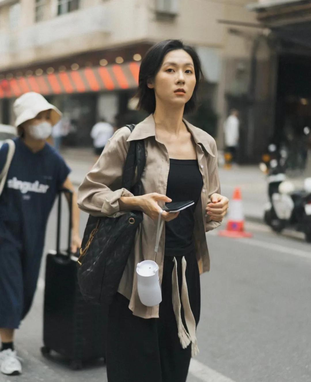 深圳市时尚街拍,穿衣风格干净有气质街拍