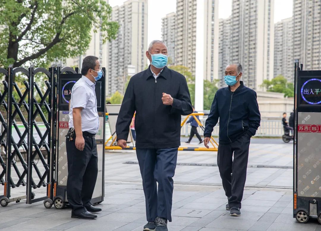 江北新区泰山小学：共庆金婚钻石婚，这所小学重阳节活动爱意满满